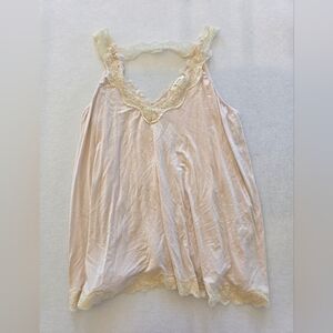 LA MIEL Soft Pink Lace Trim Tank Top